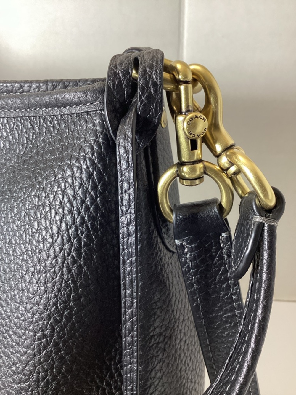 COACH
Cary Pebbled Leather Shoulder Bag - Picture 7 of 11